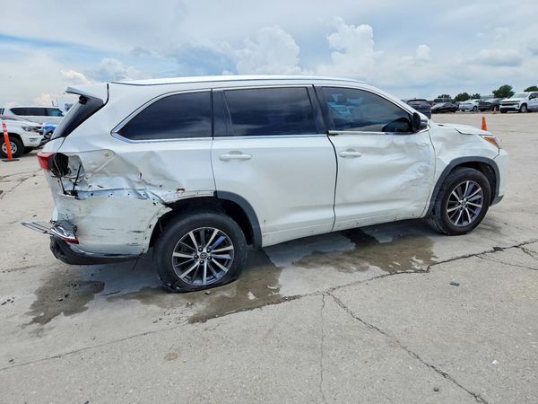 2017 TOYOTA HIGHLANDER SE/XLE