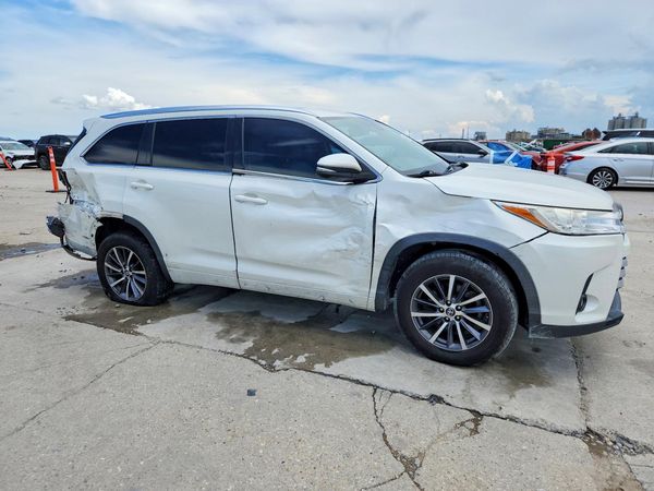 2017 TOYOTA HIGHLANDER SE/XLE