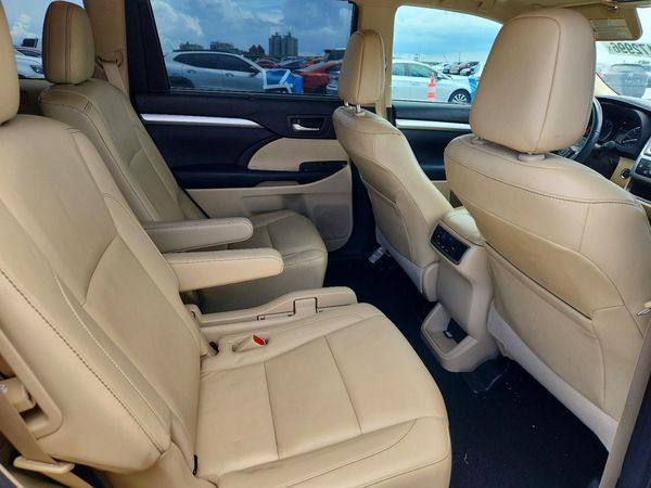 2017 TOYOTA HIGHLANDER SE/XLE