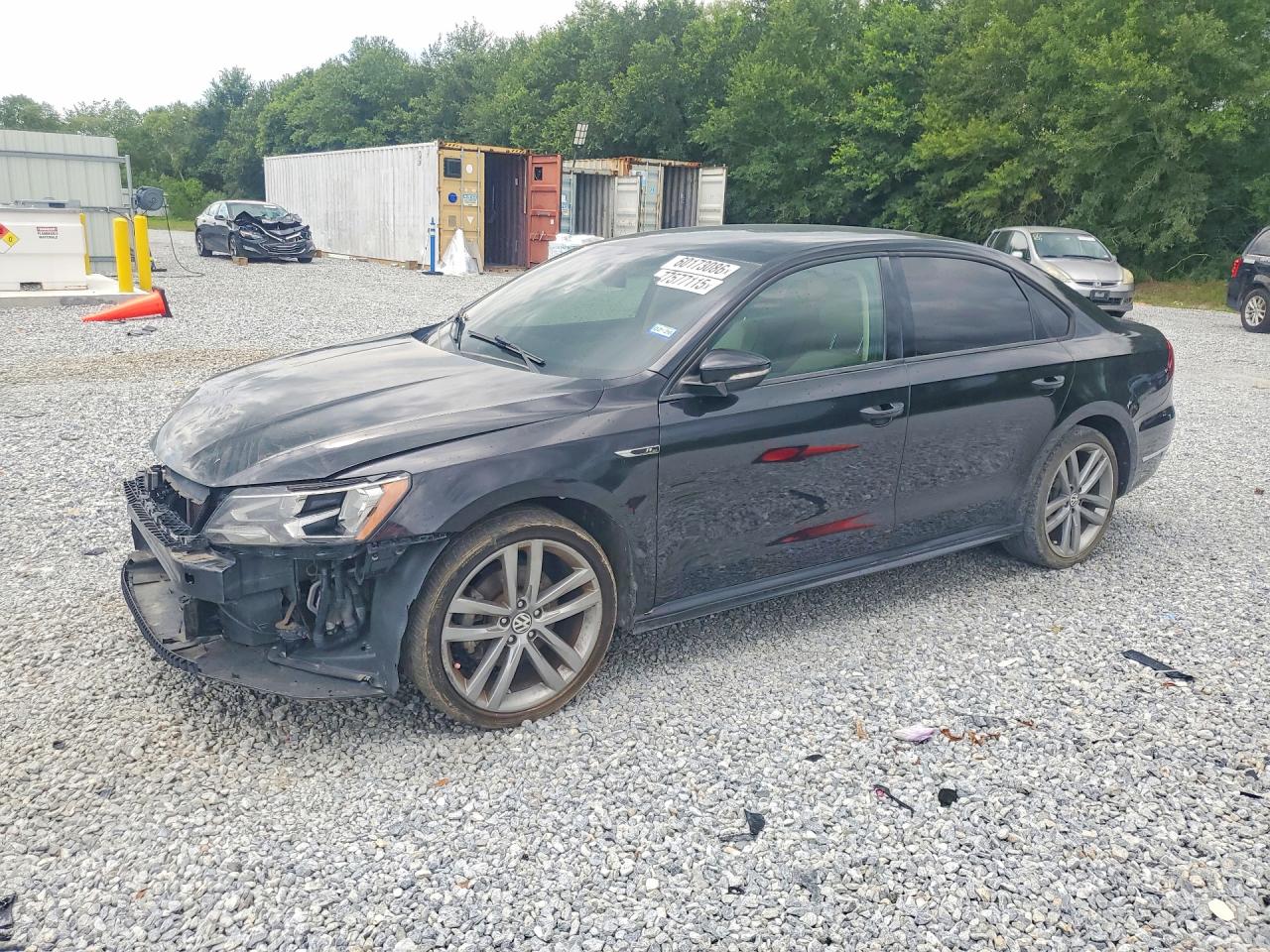 2018 VOLKSWAGEN PASSAT S, R-Line — Front 3/4