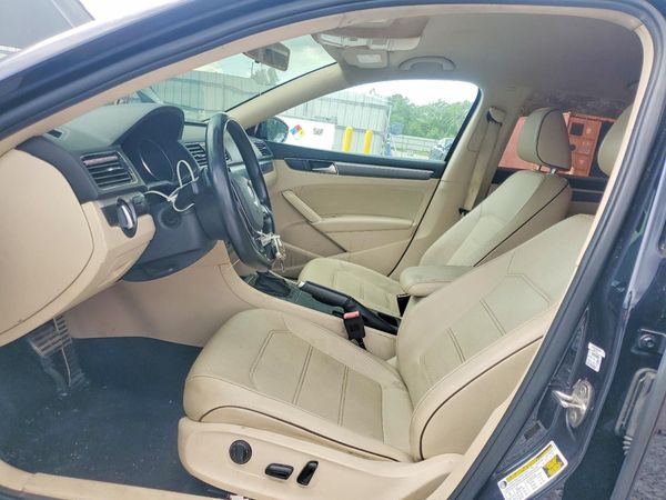 2018 VOLKSWAGEN PASSAT S, R-Line — DENT