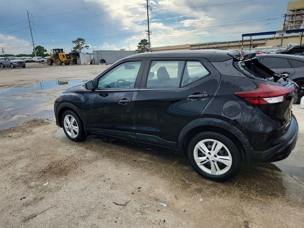 2021 NISSAN KICKS