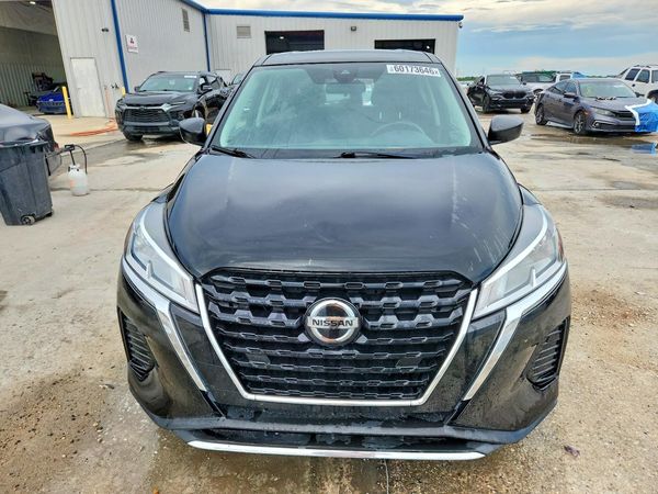 2021 NISSAN KICKS