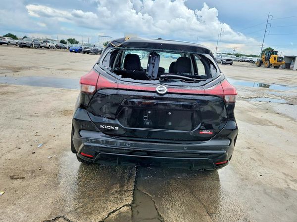 2021 NISSAN KICKS
