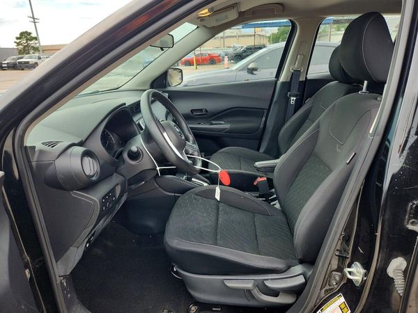 2021 NISSAN KICKS