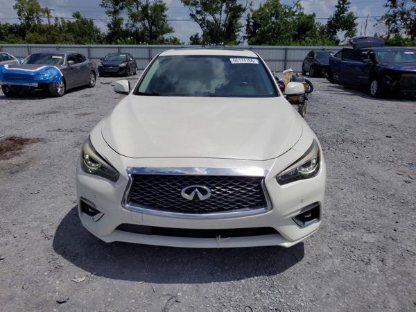 2021 INFINITI Q50 LUXE