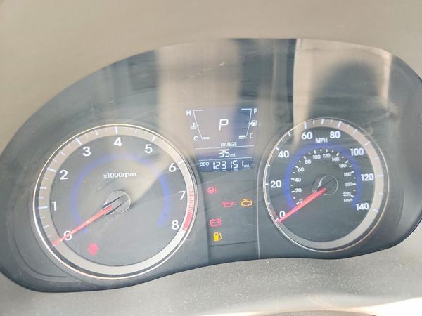 2014 HYUNDAI ACCENT