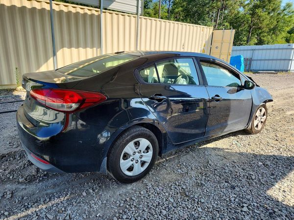 2017 KIA FORTE LX Base