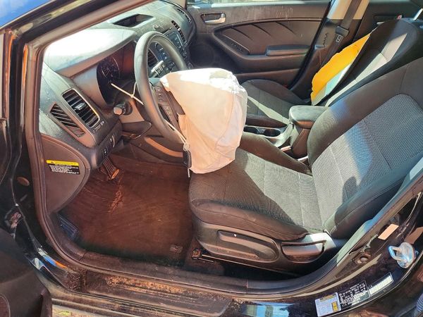 2017 KIA FORTE LX Base