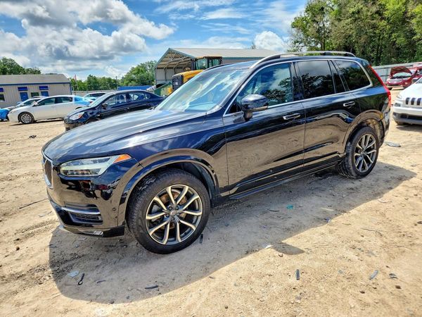 2017 VOLVO XC90 Momentum