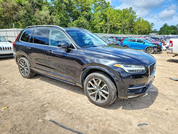 2017 VOLVO XC90 Momentum