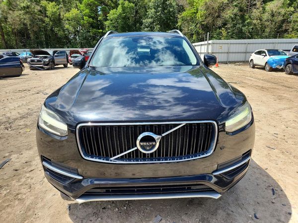 2017 VOLVO XC90 Momentum