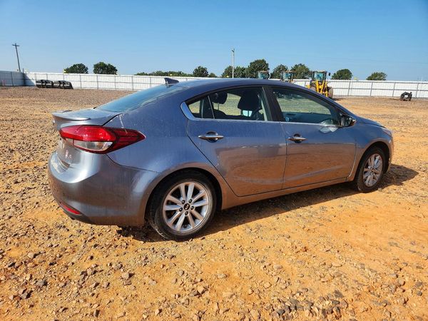 2017 KIA FORTE