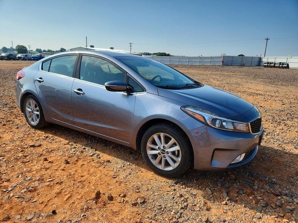 2017 KIA FORTE