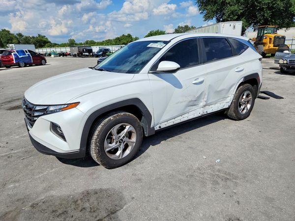 2022 HYUNDAI TUCSON SE