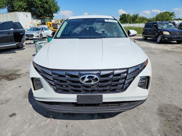 2022 HYUNDAI TUCSON SE