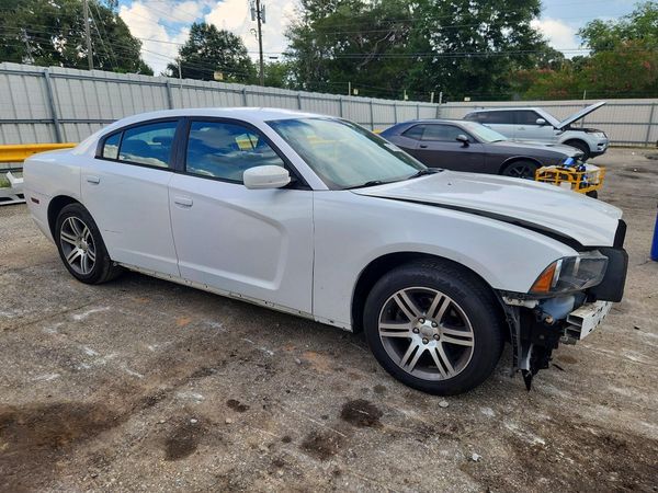 2014 DODGE CHARGER SE