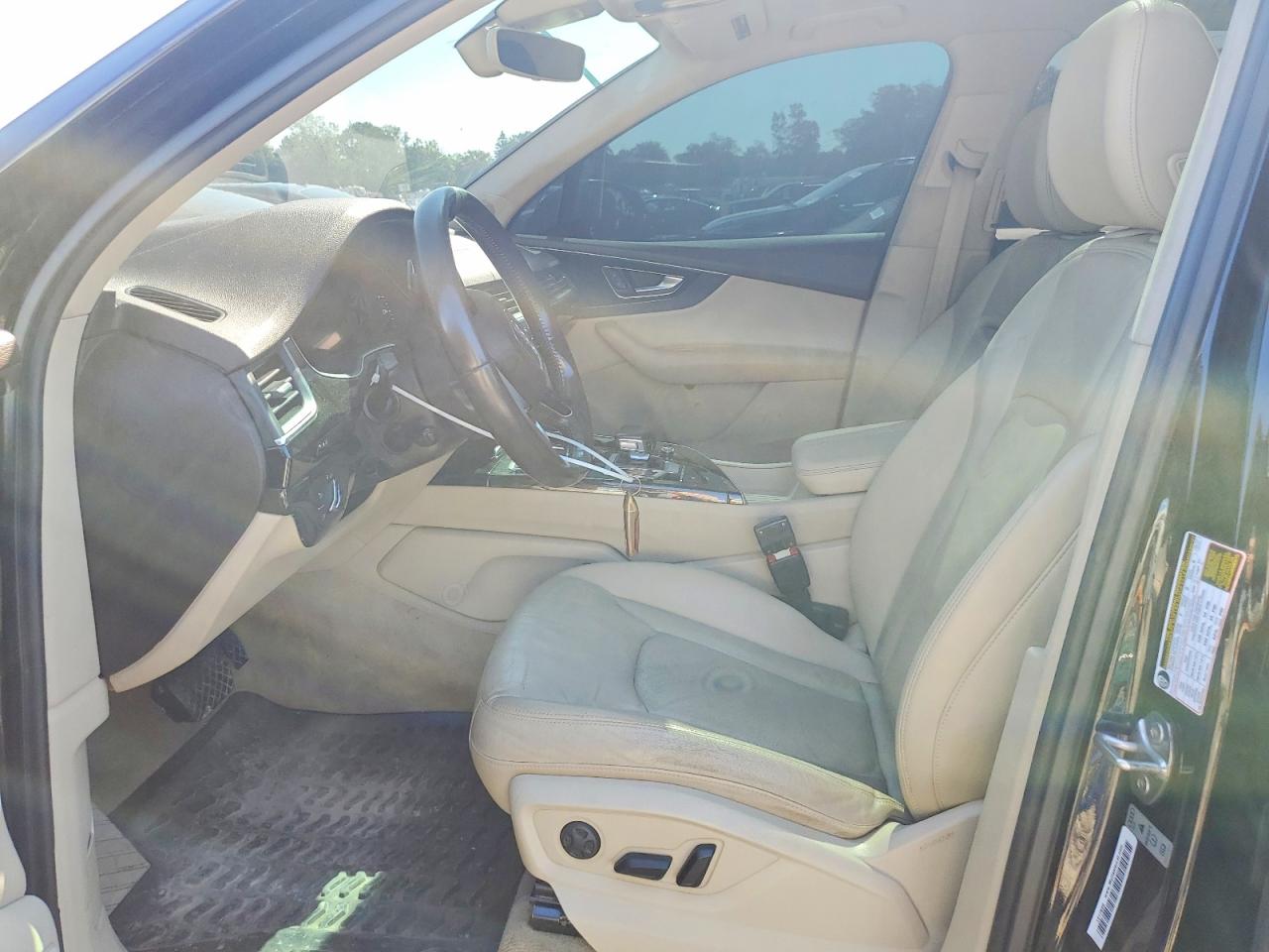 2017 AUDI Q7 quattro Premium Plus