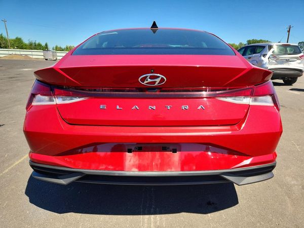2021 HYUNDAI ELANTRA SE