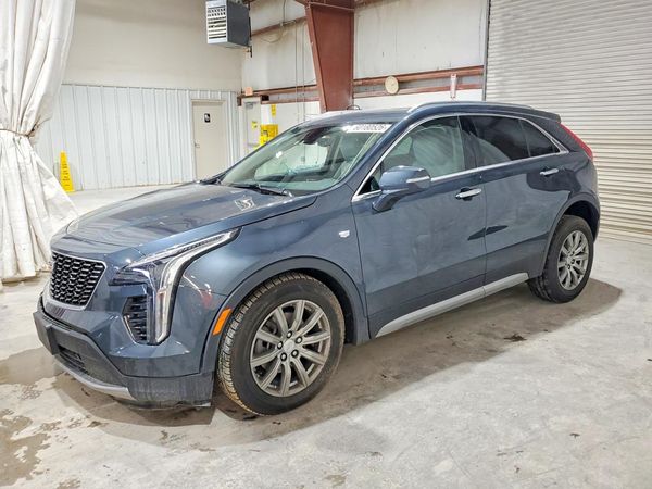 2021 CADILLAC XT4 Premium Luxury — Front 3/4