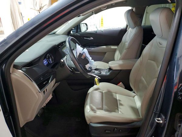 2021 CADILLAC XT4 Premium Luxury — DENT