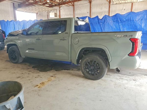 2023 TOYOTA TUNDRA SR5