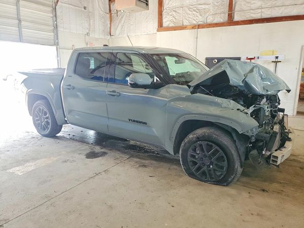 2023 TOYOTA TUNDRA SR5