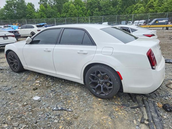2019 CHRYSLER 300