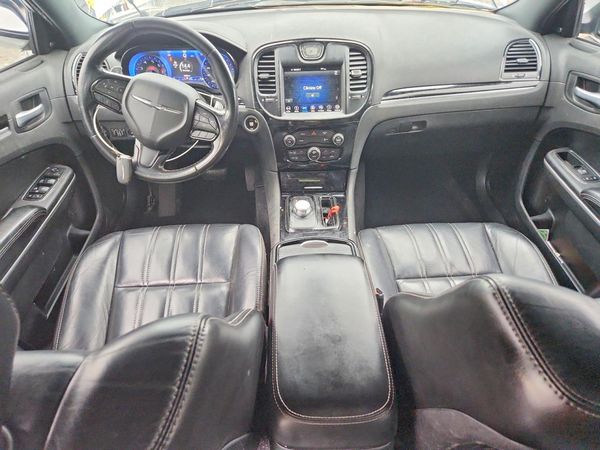 2019 CHRYSLER 300