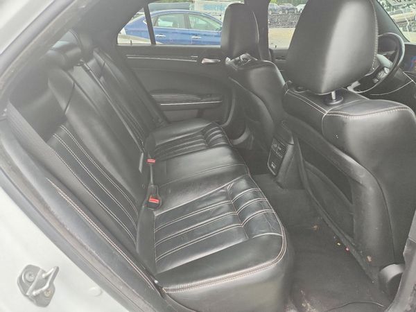 2019 CHRYSLER 300