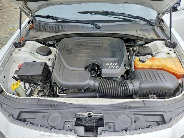 2019 CHRYSLER 300