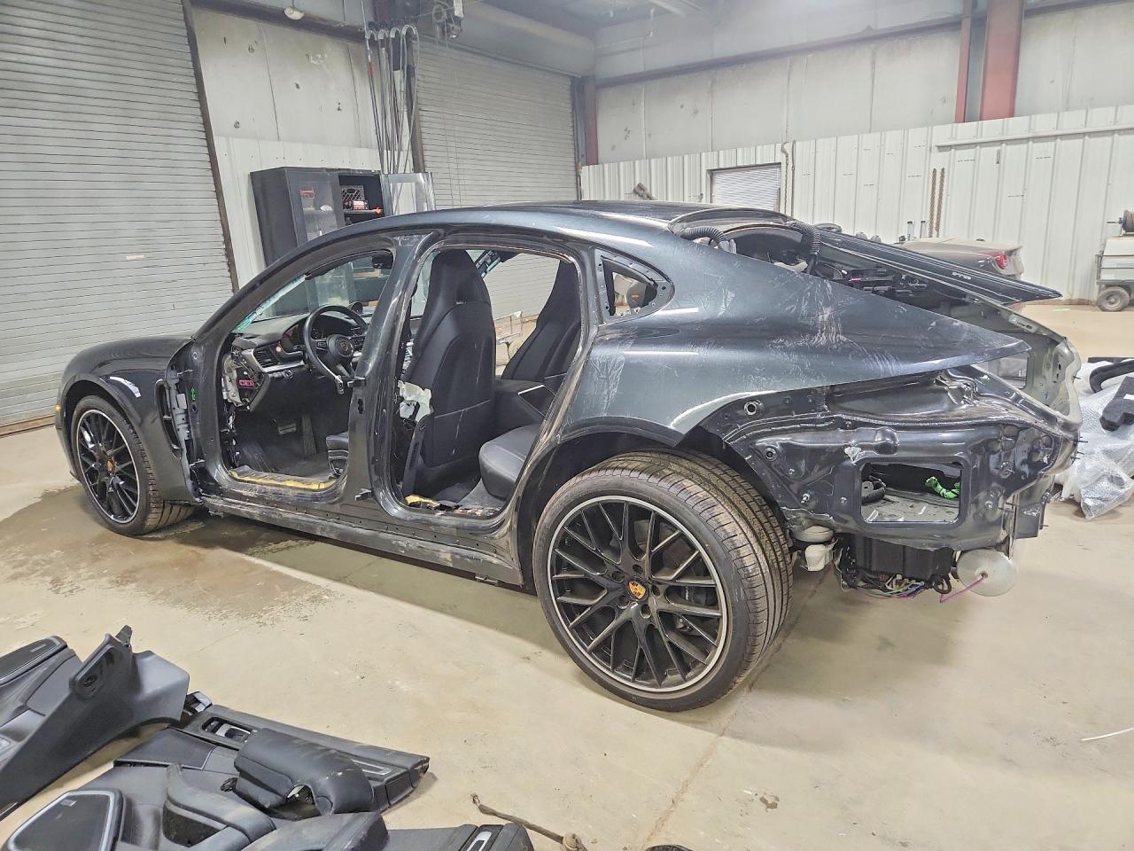 2023 PORSCHE PANAMERA