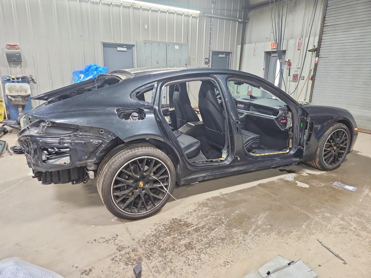 2023 PORSCHE PANAMERA