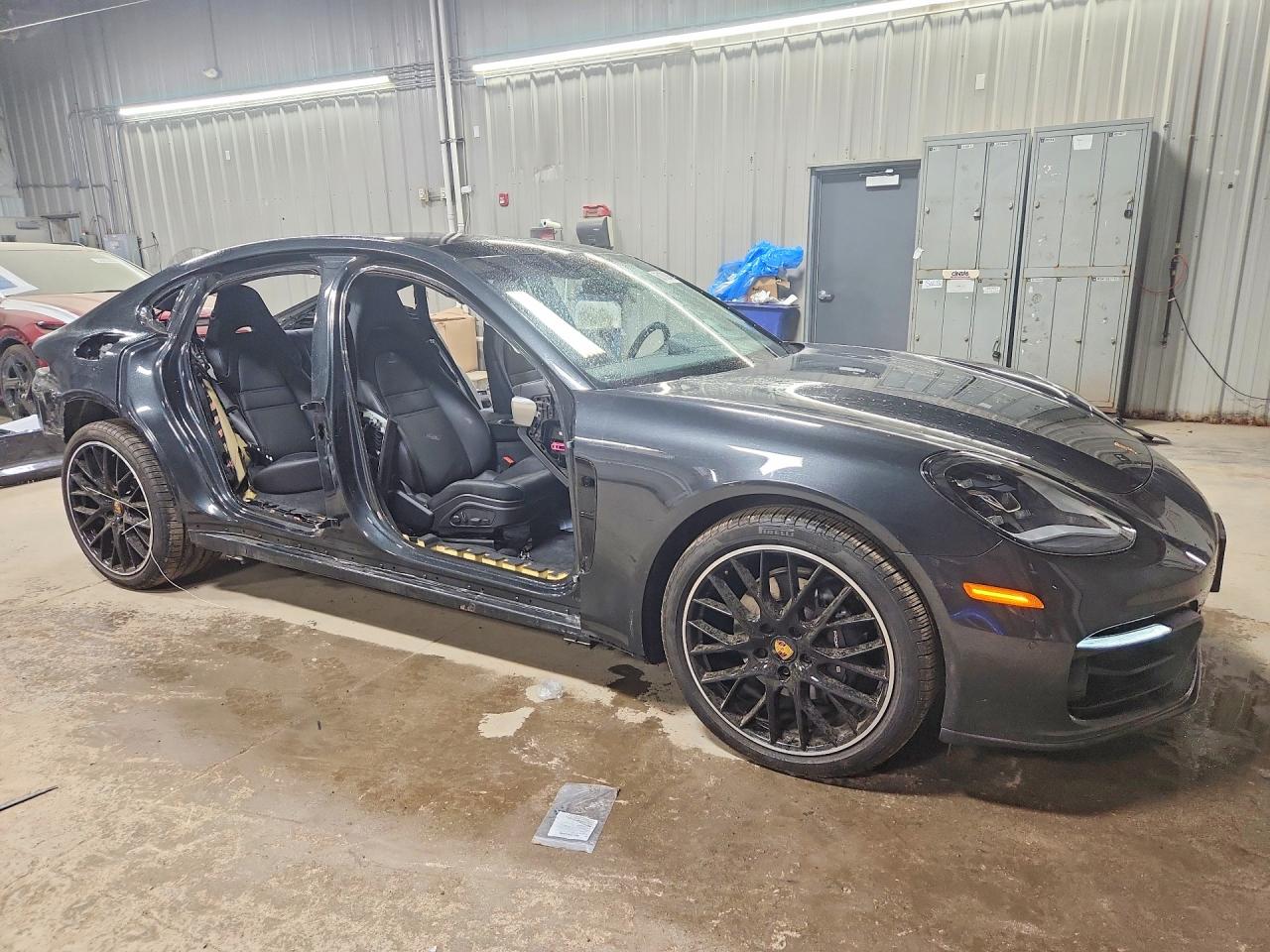 2023 PORSCHE PANAMERA