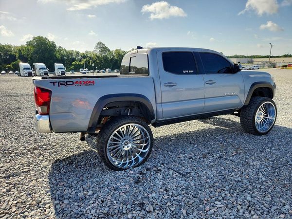 2018 TOYOTA TACOMA