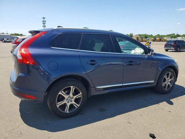 2015 VOLVO XC60 Premier (non R design)