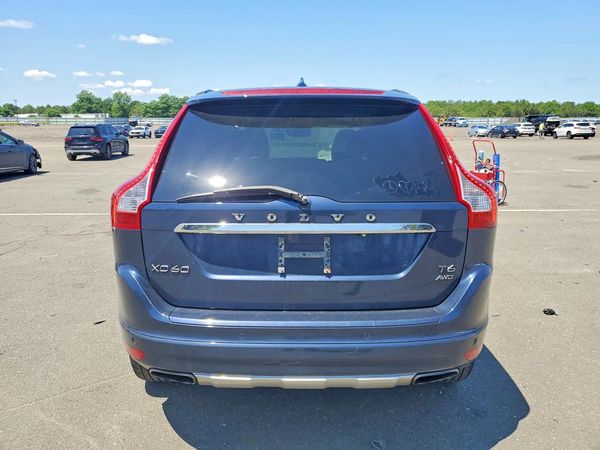 2015 VOLVO XC60 Premier (non R design)