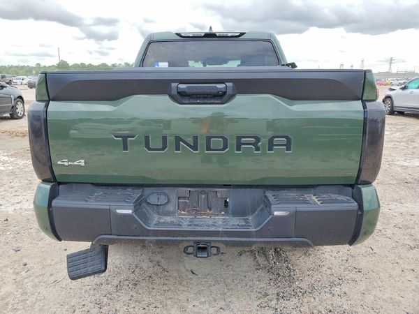 2023 TOYOTA TUNDRA SR5