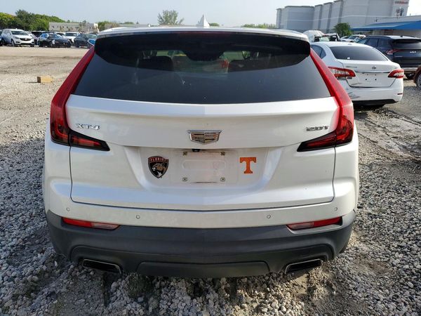 2019 CADILLAC XT4 Luxury