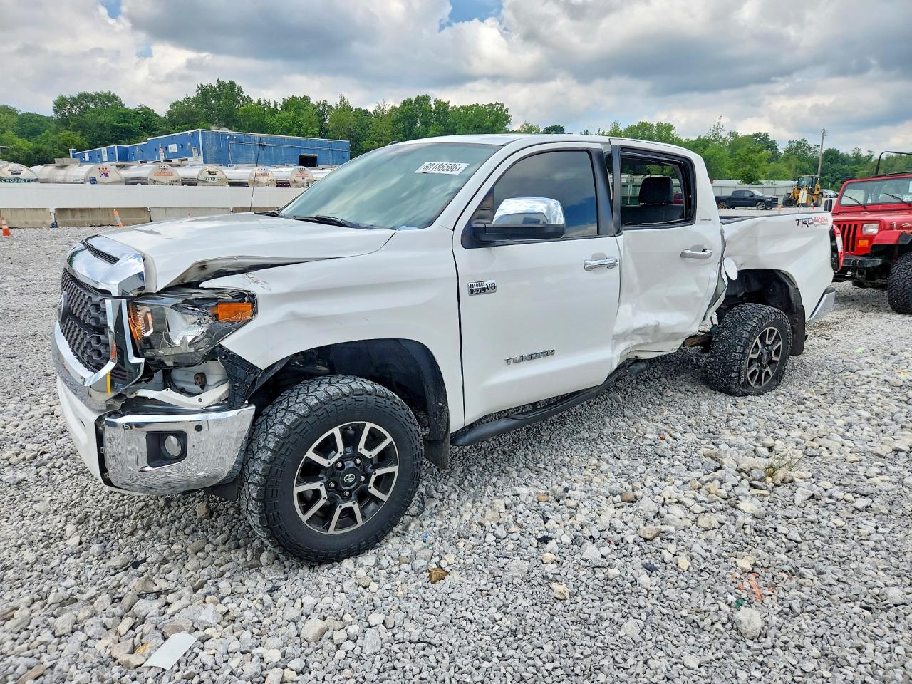 2017 TOYOTA TUNDRA