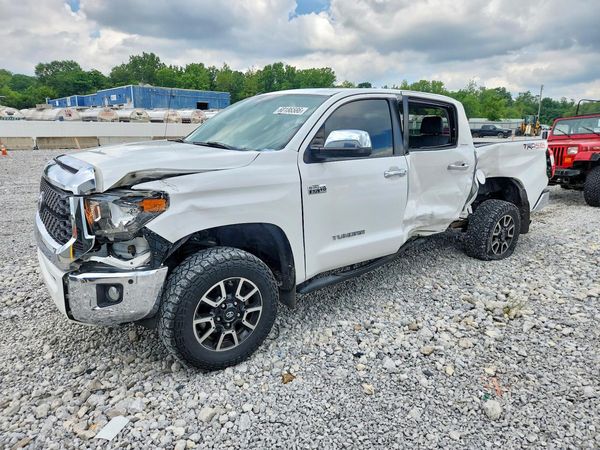2017 TOYOTA TUNDRA