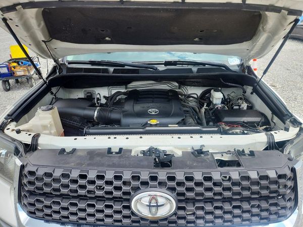 2017 TOYOTA TUNDRA