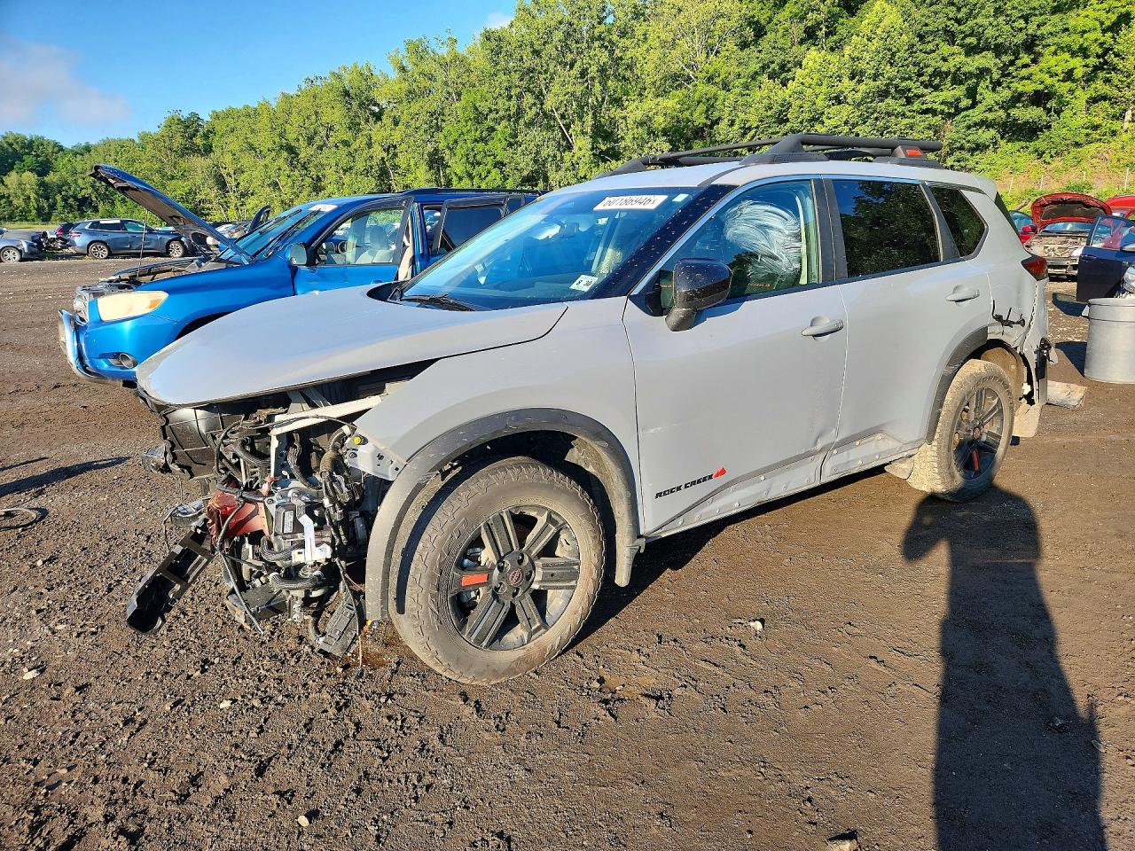 2025 NISSAN ROGUE SV — Front 3/4