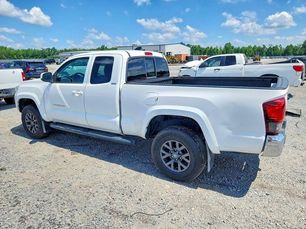 2022 TOYOTA TACOMA SR5