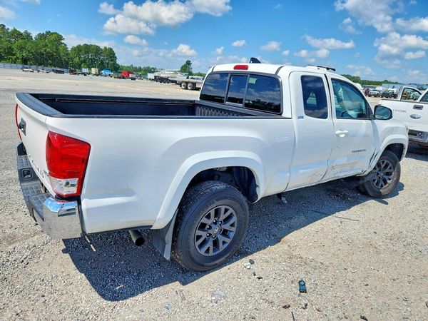 2022 TOYOTA TACOMA SR5