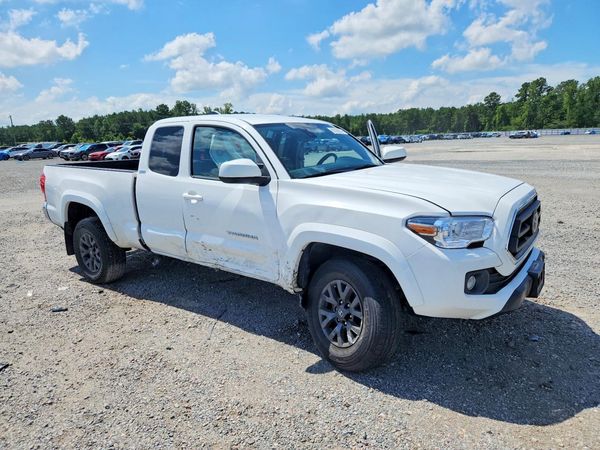 2022 TOYOTA TACOMA SR5