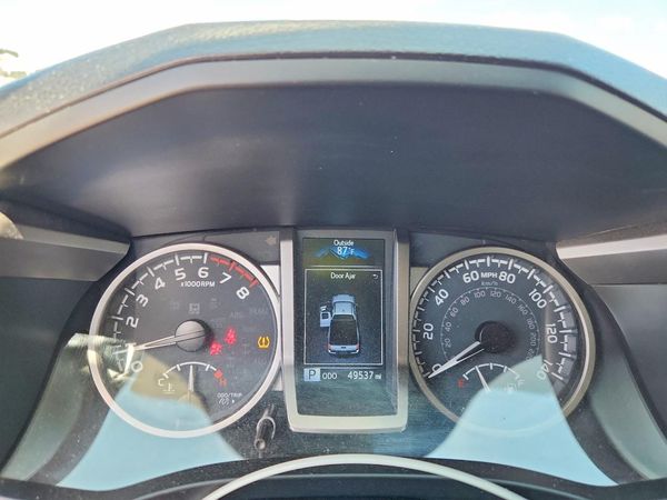 2022 TOYOTA TACOMA SR5