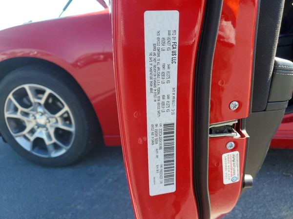 2016 DODGE CHARGER SXT