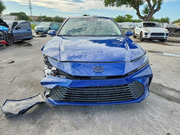 2025 TOYOTA CAMRY
