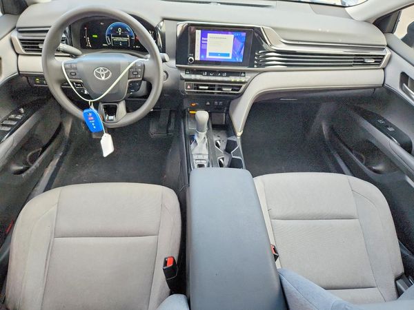2025 TOYOTA CAMRY